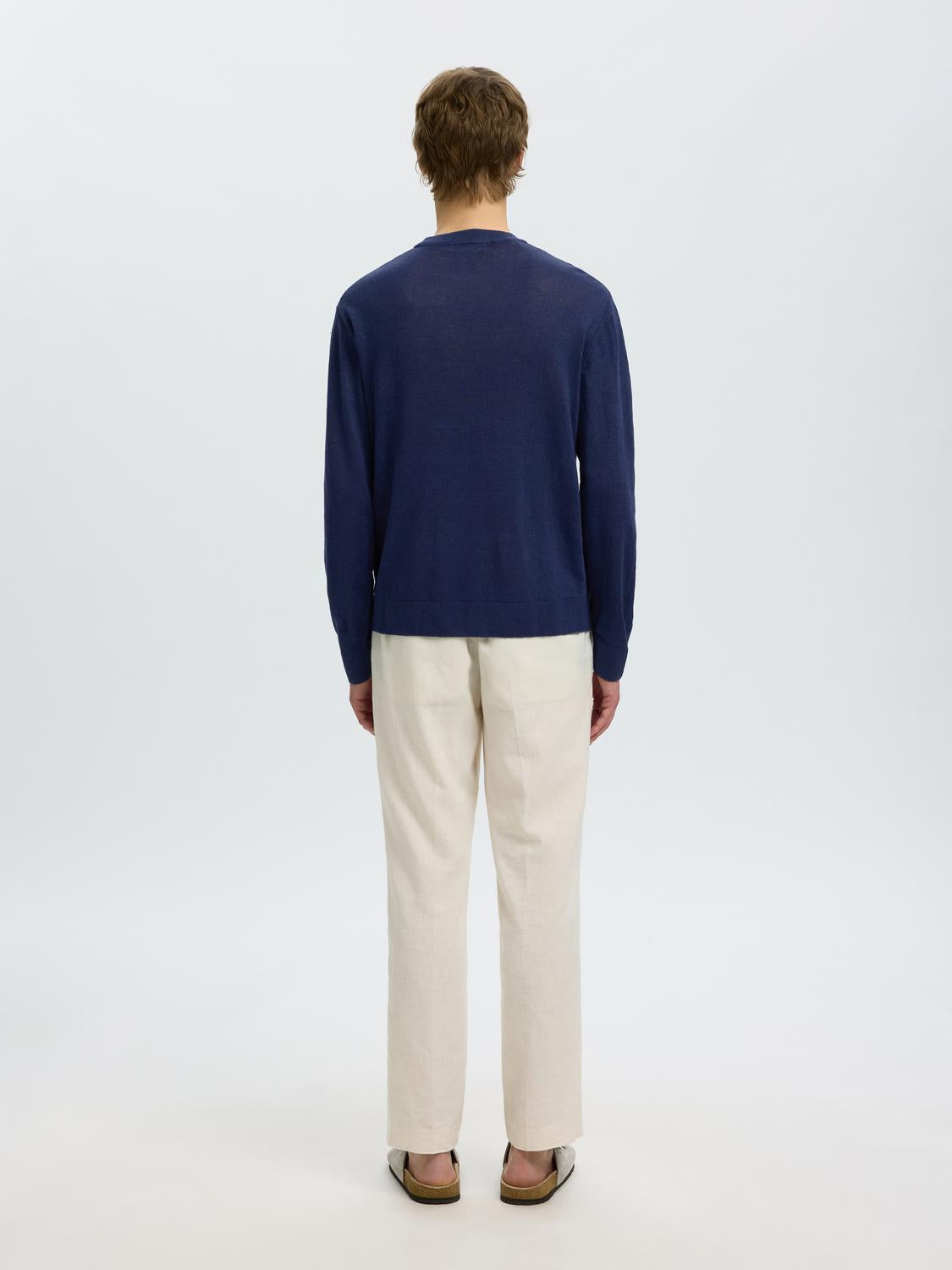 model_shot-back